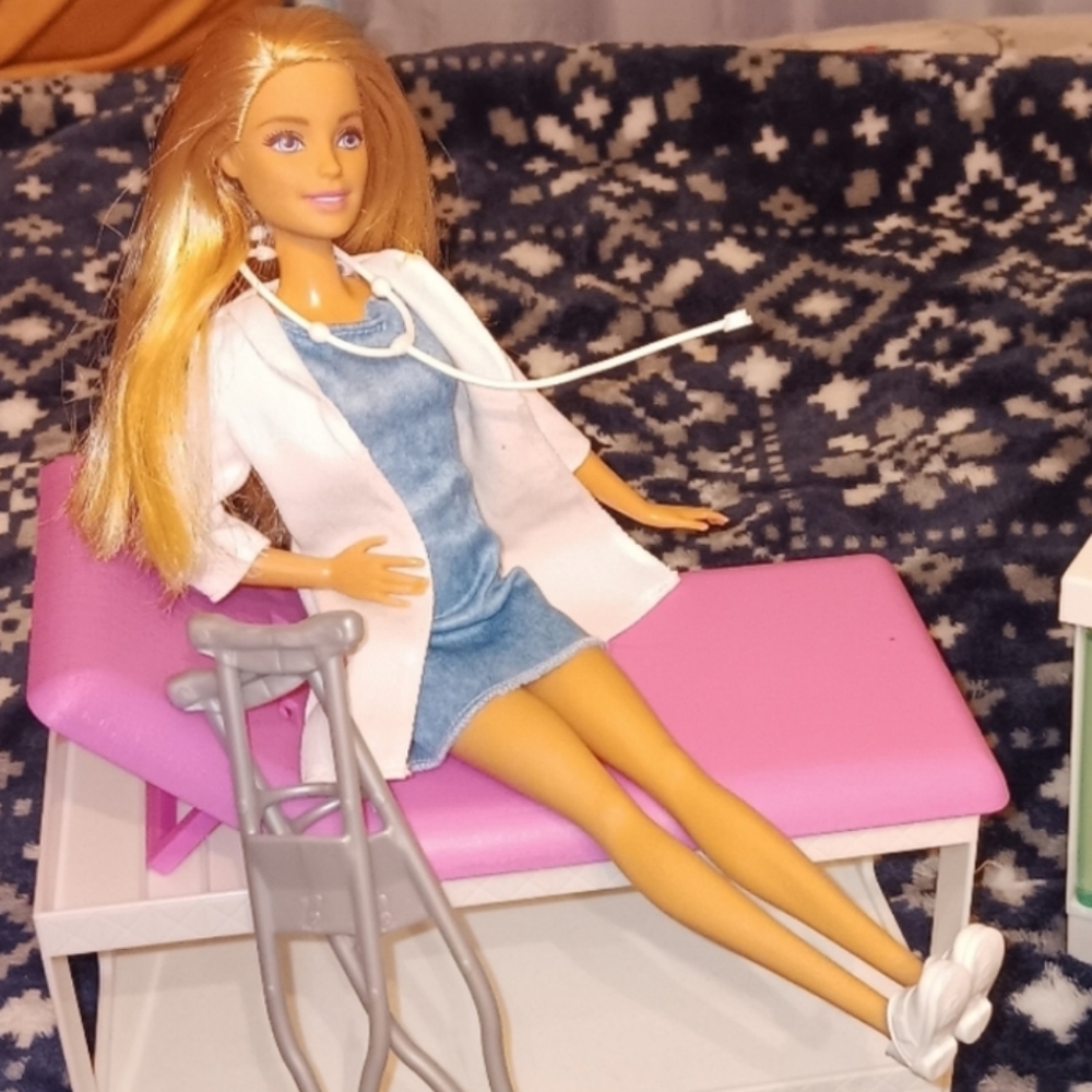 HUGE BARBIE DOLL DOCTOR PRENATAL NURSE BUNDLE - Picture 11 of 14